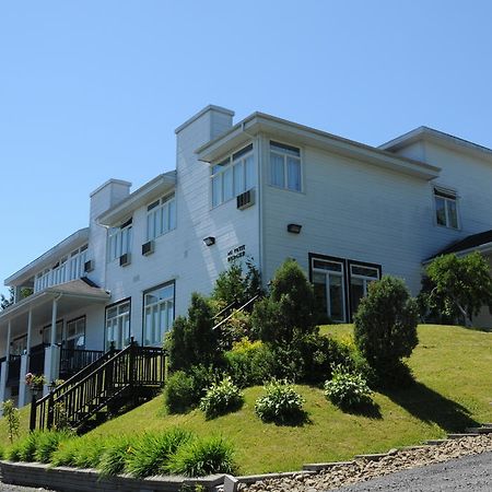 Hotel Au Petit Berger La Malbaie Exterior photo