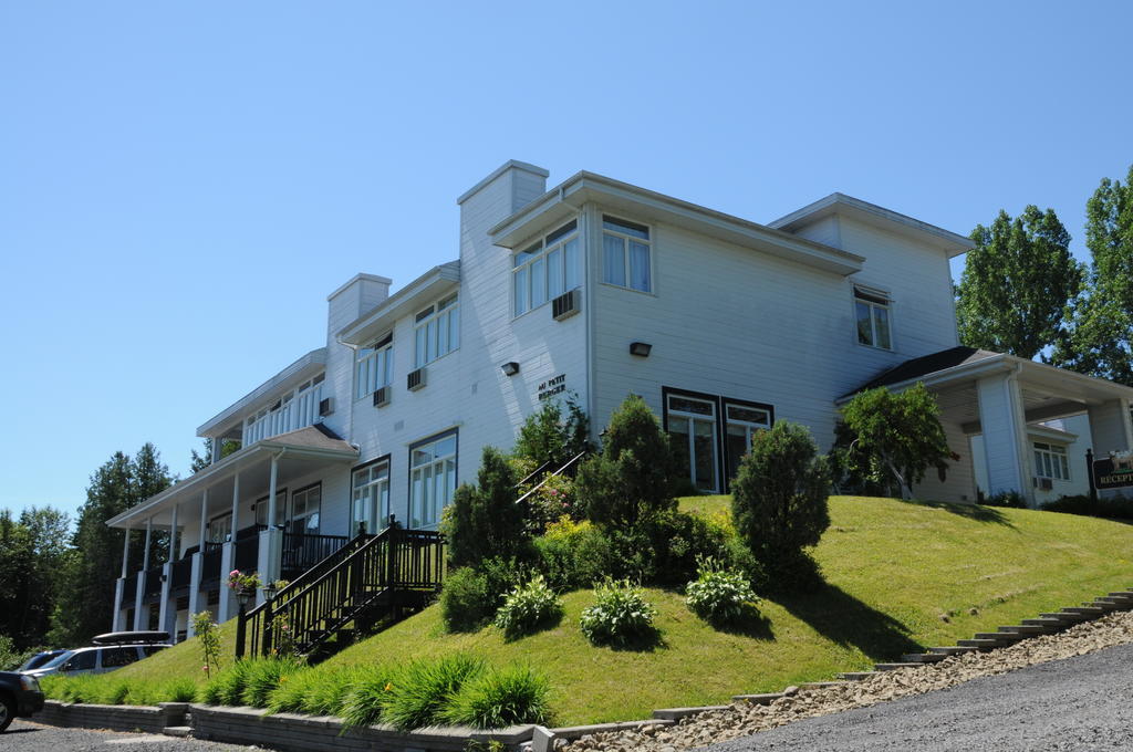 Hotel Au Petit Berger La Malbaie Exterior photo